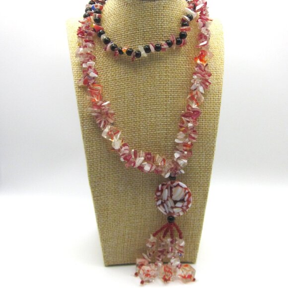 Red White Glass & Resin Necklace - Picture 2 of 4